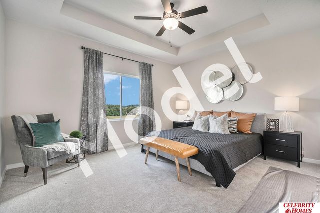 8010 N 113 Street, Omaha, NE 68142