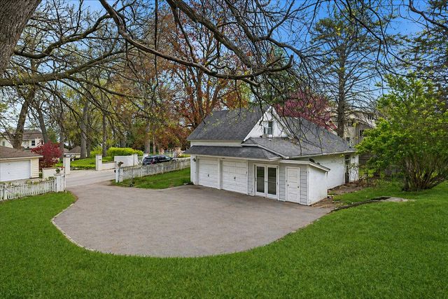 709 Regner Road, Mchenry, IL 60051