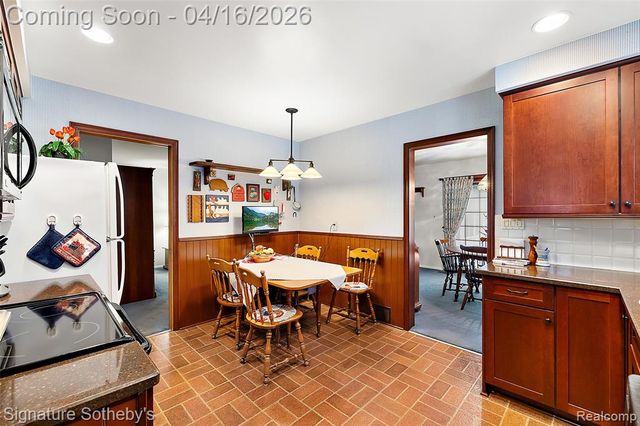 28868 Lorikay Street, Farmington, MI 48334