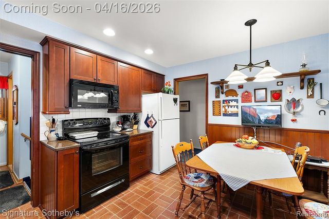 28868 Lorikay Street, Farmington, MI 48334