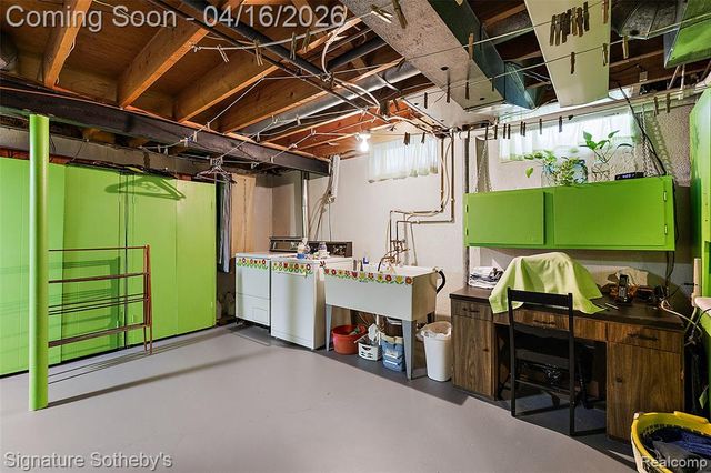 28868 Lorikay Street, Farmington, MI 48334