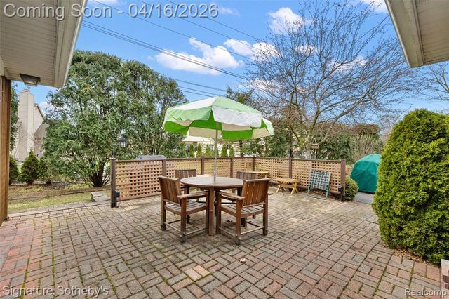 28868 Lorikay Street, Farmington, MI 48334