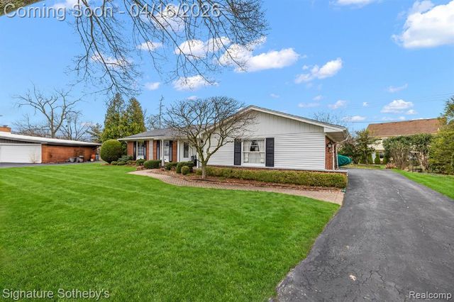 28868 Lorikay Street, Farmington, MI 48334