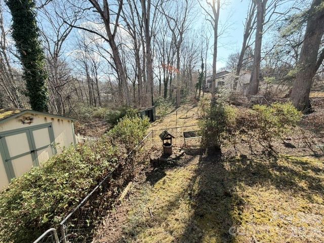 973 8th Avenue NW, Hickory, NC 28601