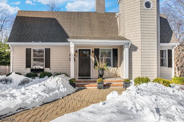 18 Harding Ter, Morristown Town, NJ 07960