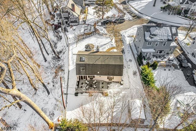 18 Harding Ter, Morristown Town, NJ 07960