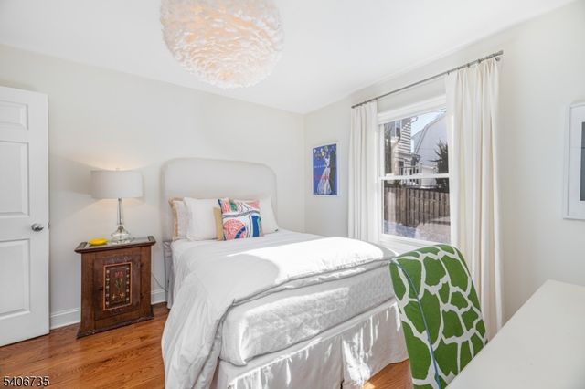 18 Harding Ter, Morristown Town, NJ 07960