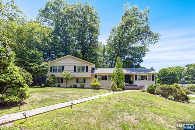 551 Stellman Drive, River Vale, NJ 07675
