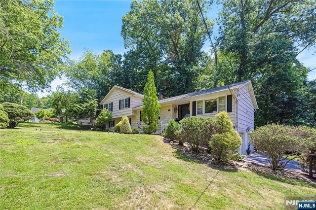 551 Stellman Drive, River Vale, NJ 07675