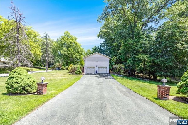 551 Stellman Drive, River Vale, NJ 07675
