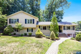 551 Stellman Drive, River Vale, NJ 07675