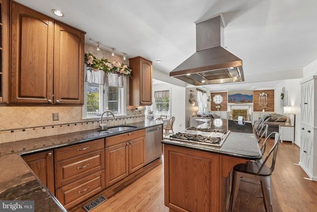 4515 WOODEDGE DR, Hampstead, MD 21074