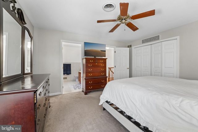 4515 WOODEDGE DR, Hampstead, MD 21074