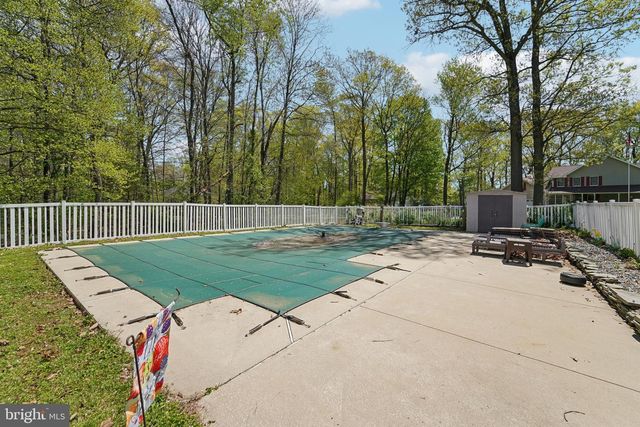 4515 WOODEDGE DR, Hampstead, MD 21074
