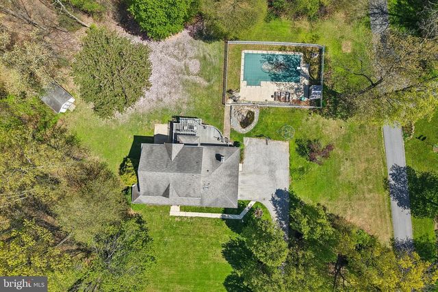 4515 WOODEDGE DR, Hampstead, MD 21074