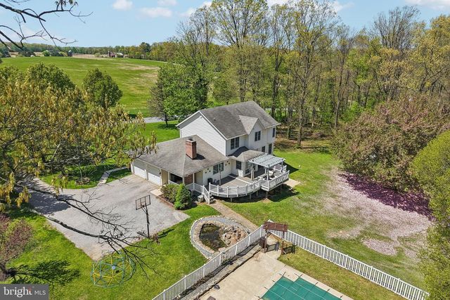 4515 WOODEDGE DR, Hampstead, MD 21074