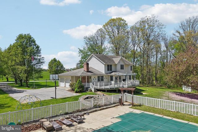 4515 WOODEDGE DR, Hampstead, MD 21074