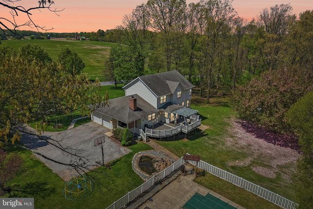 4515 WOODEDGE DR, Hampstead, MD 21074