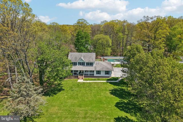4515 WOODEDGE DR, Hampstead, MD 21074