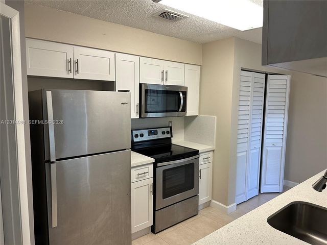 17325 NW 67th Ct A-16, Hialeah, FL 33015