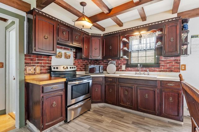 193 Woodland Ave, Gardner, MA 01440