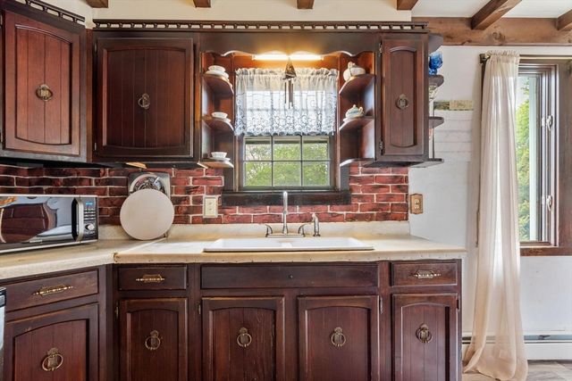 193 Woodland Ave, Gardner, MA 01440