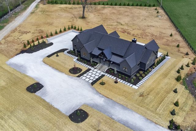 5710 Lunns Store Rd, Chapel Hill, TN 37034