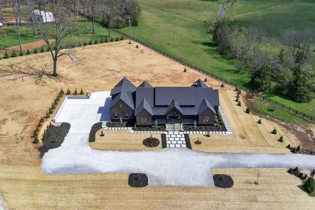5710 Lunns Store Rd, Chapel Hill, TN 37034