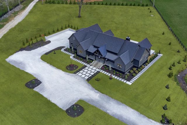 5710 Lunns Store Rd, Chapel Hill, TN 37034
