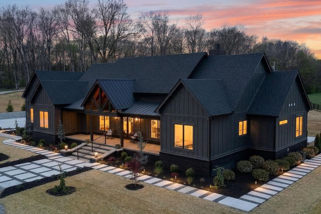 5710 Lunns Store Rd, Chapel Hill, TN 37034