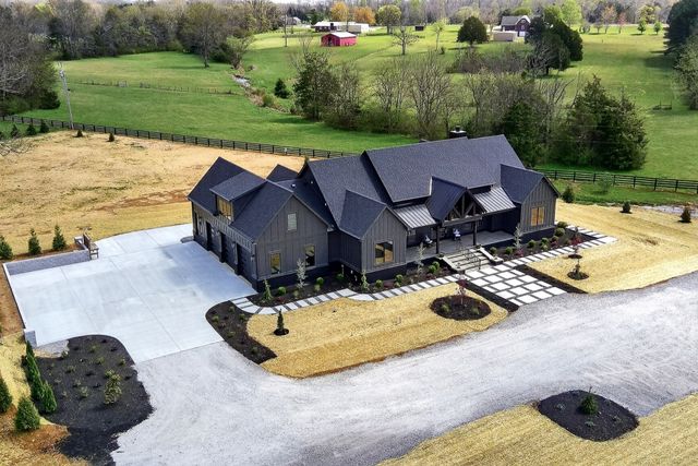 5710 Lunns Store Rd, Chapel Hill, TN 37034