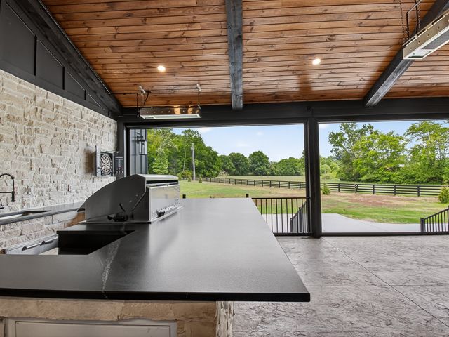 5710 Lunns Store Rd, Chapel Hill, TN 37034