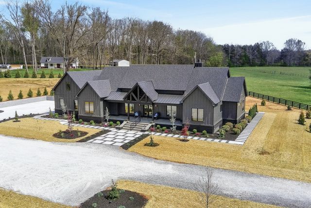 5710 Lunns Store Rd, Chapel Hill, TN 37034