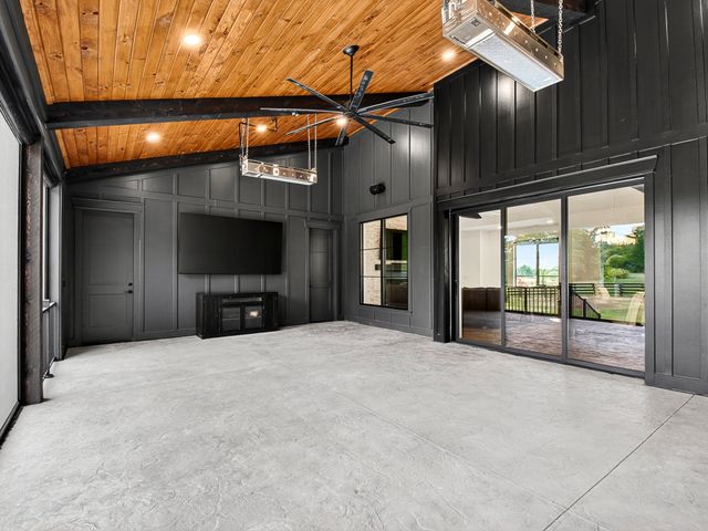 5710 Lunns Store Rd, Chapel Hill, TN 37034
