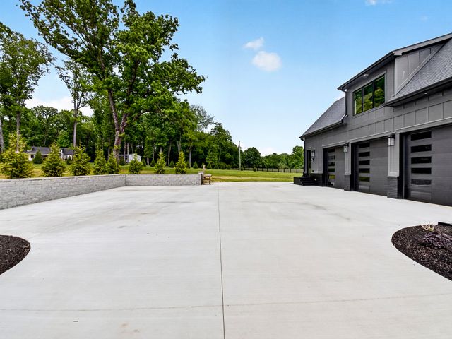 5710 Lunns Store Rd, Chapel Hill, TN 37034