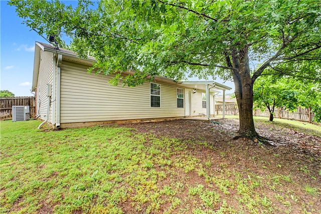 1168 S Sherman Avenue, Fayetteville, AR 72701