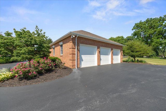 125 ON THE GREEN DR DR, Lebanon, PA 17042