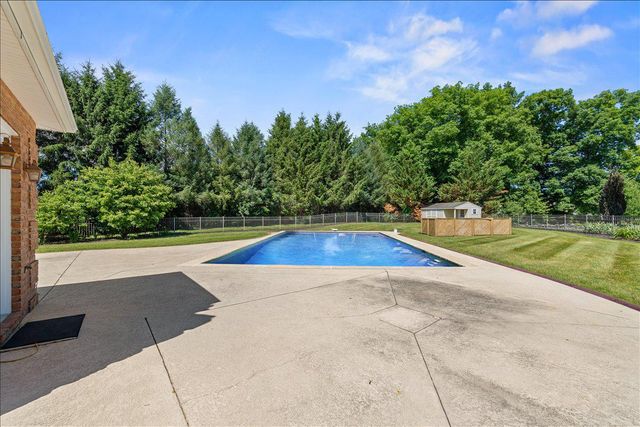 125 ON THE GREEN DR DR, Lebanon, PA 17042