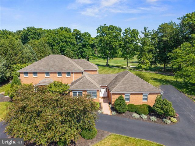 125 ON THE GREEN DR DR, Lebanon, PA 17042