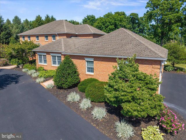 125 ON THE GREEN DR DR, Lebanon, PA 17042