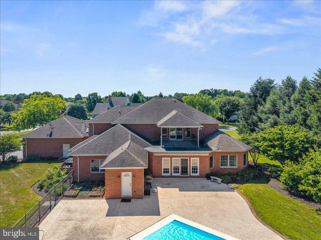 125 ON THE GREEN DR DR, Lebanon, PA 17042