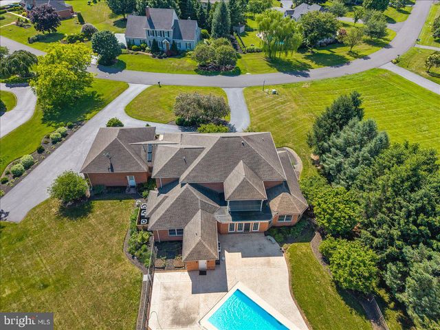 125 ON THE GREEN DR DR, Lebanon, PA 17042