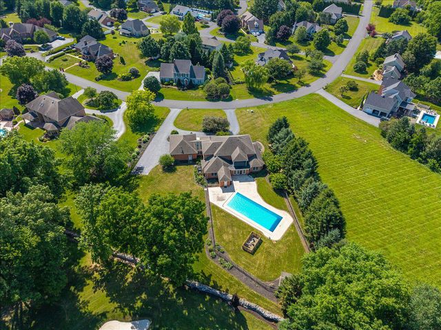 125 ON THE GREEN DR DR, Lebanon, PA 17042