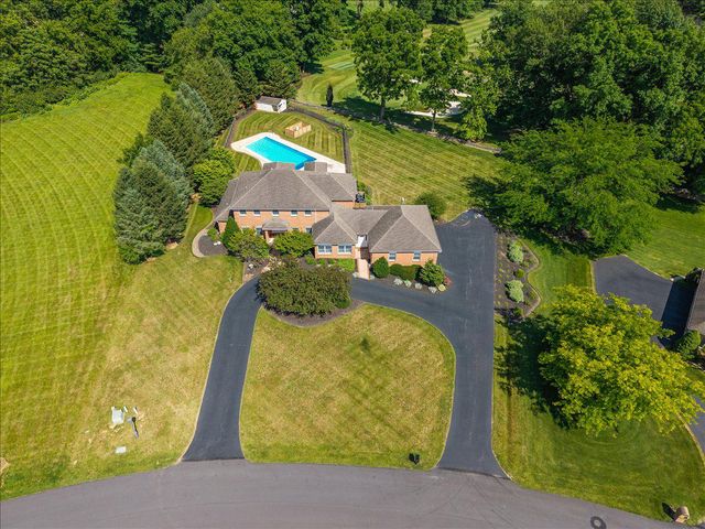 125 ON THE GREEN DR DR, Lebanon, PA 17042