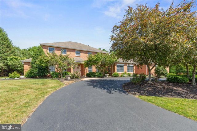 125 ON THE GREEN DR DR, Lebanon, PA 17042