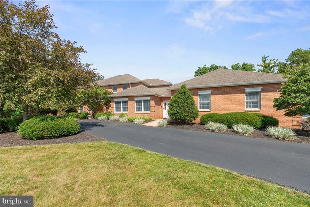 125 ON THE GREEN DR DR, Lebanon, PA 17042