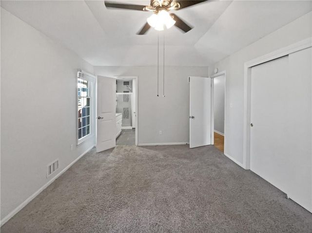 804 Murray Road, Lee's Summit, MO 64081