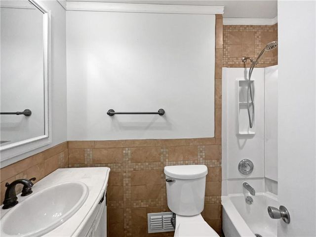 804 Murray Road, Lee's Summit, MO 64081