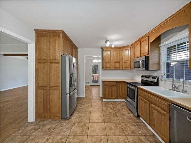 804 Murray Road, Lee's Summit, MO 64081