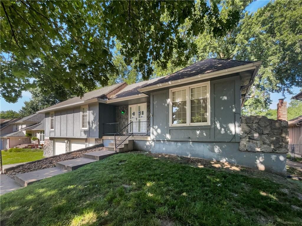 804 Murray Road, Lee's Summit, MO 64081